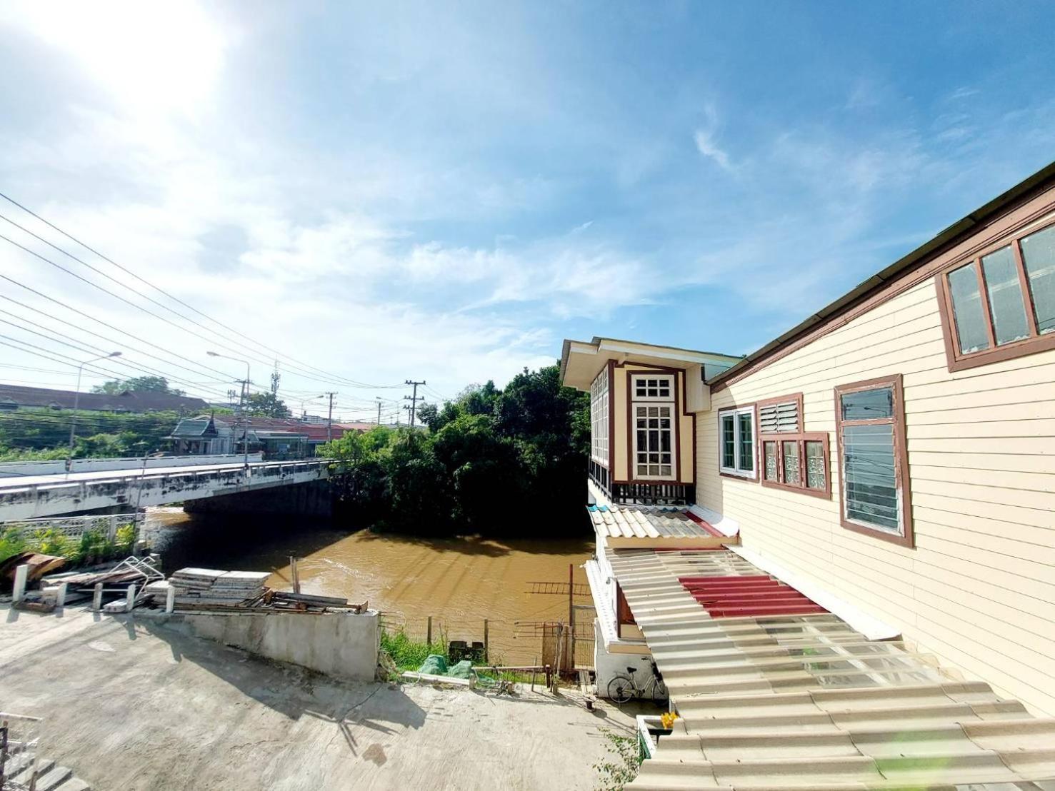 Hostel Hello Sunshine Phra Nakhon Si Ayutthaya Zewnętrze zdjęcie