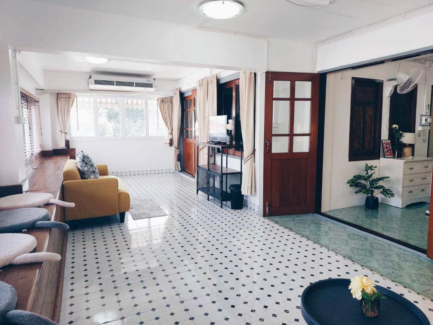 Hostel Hello Sunshine Phra Nakhon Si Ayutthaya Zewnętrze zdjęcie