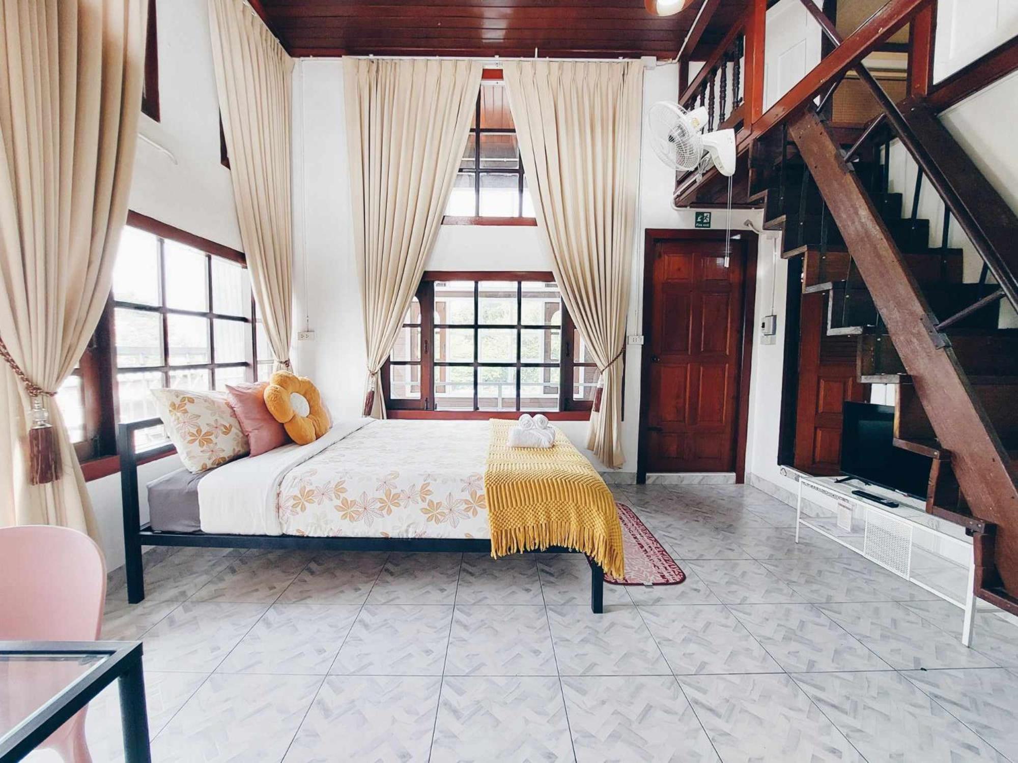 Hostel Hello Sunshine Phra Nakhon Si Ayutthaya Zewnętrze zdjęcie