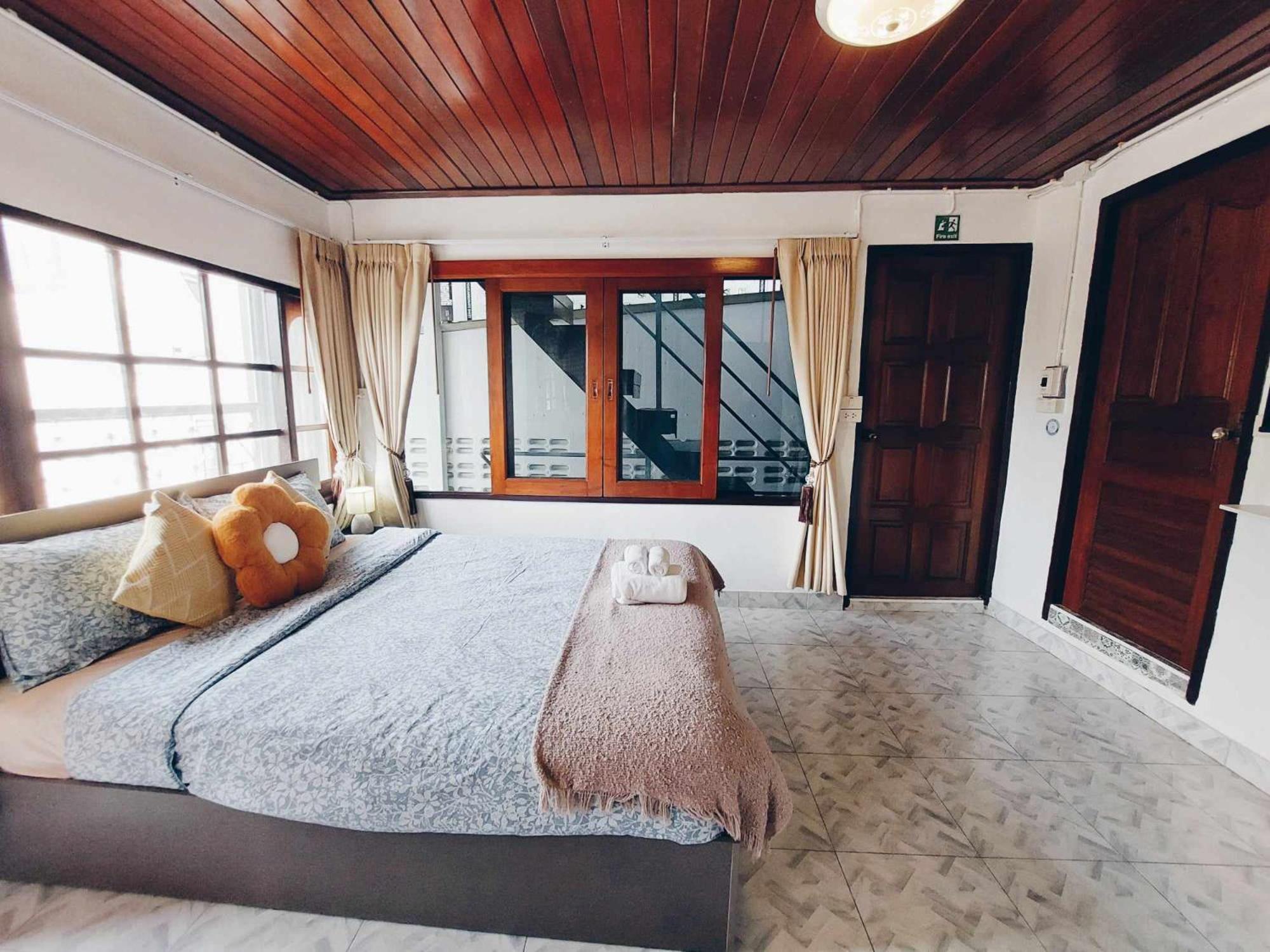 Hostel Hello Sunshine Phra Nakhon Si Ayutthaya Zewnętrze zdjęcie