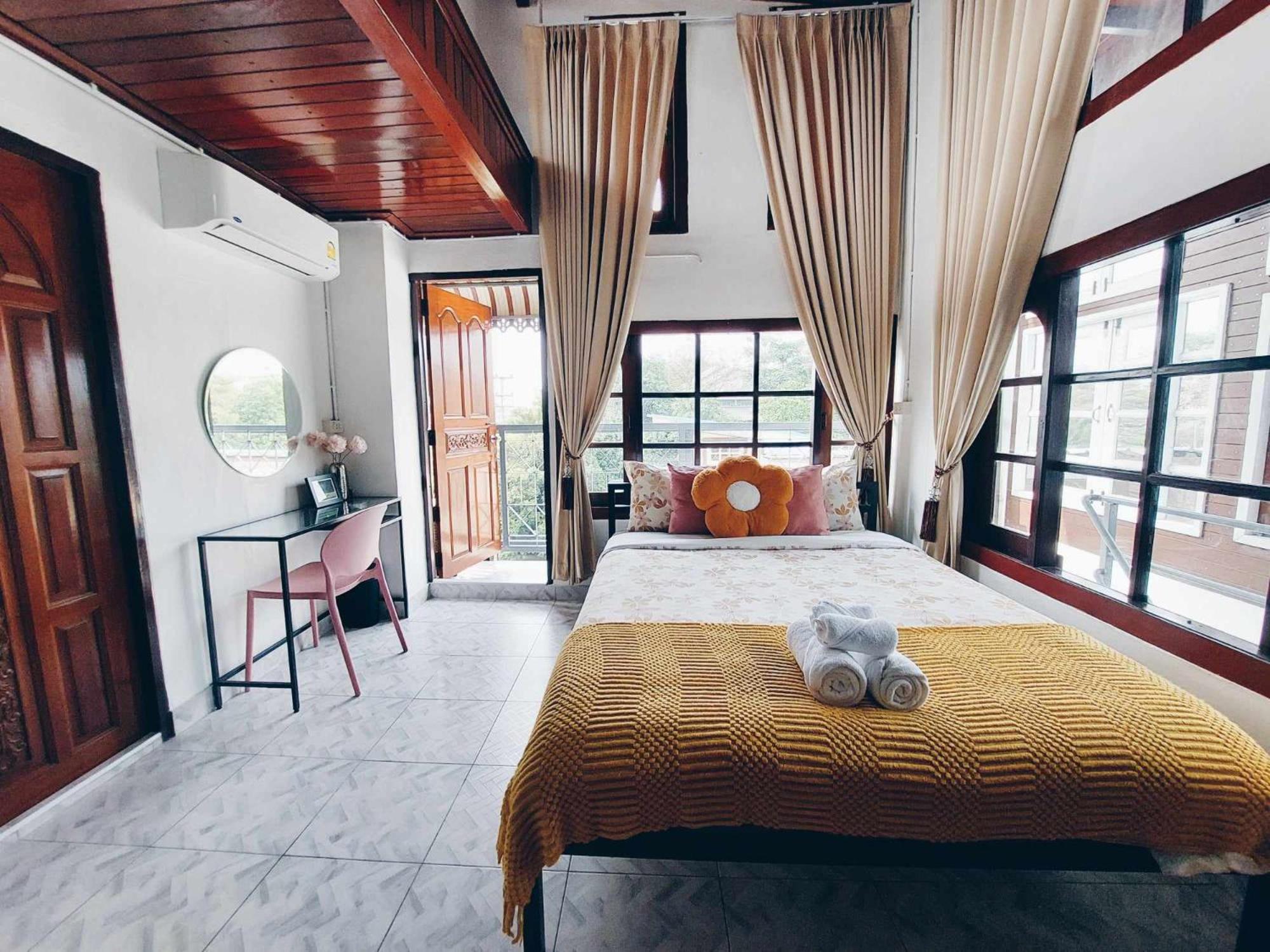 Hostel Hello Sunshine Phra Nakhon Si Ayutthaya Zewnętrze zdjęcie