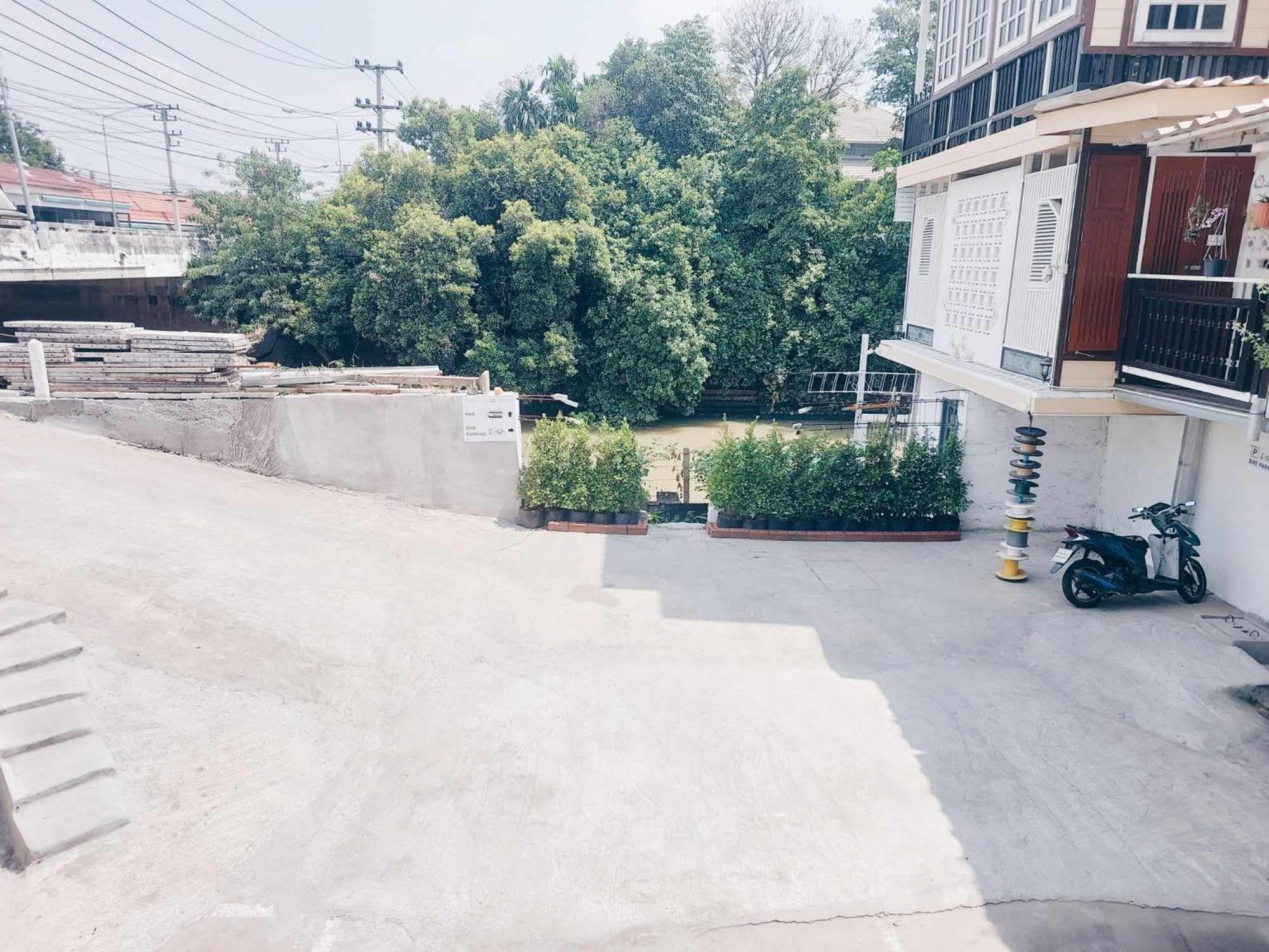 Hostel Hello Sunshine Phra Nakhon Si Ayutthaya Zewnętrze zdjęcie