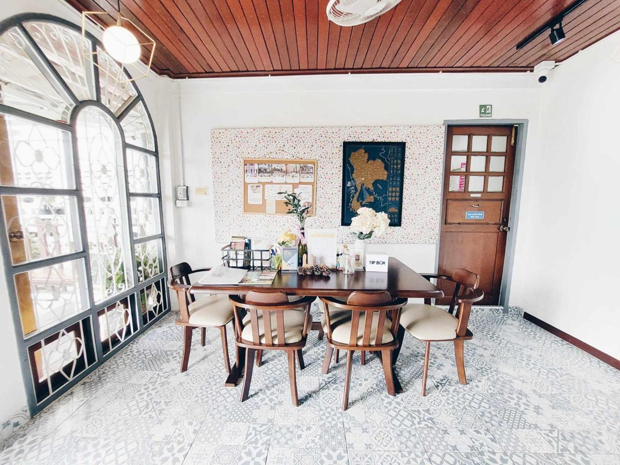 Hostel Hello Sunshine Phra Nakhon Si Ayutthaya Zewnętrze zdjęcie