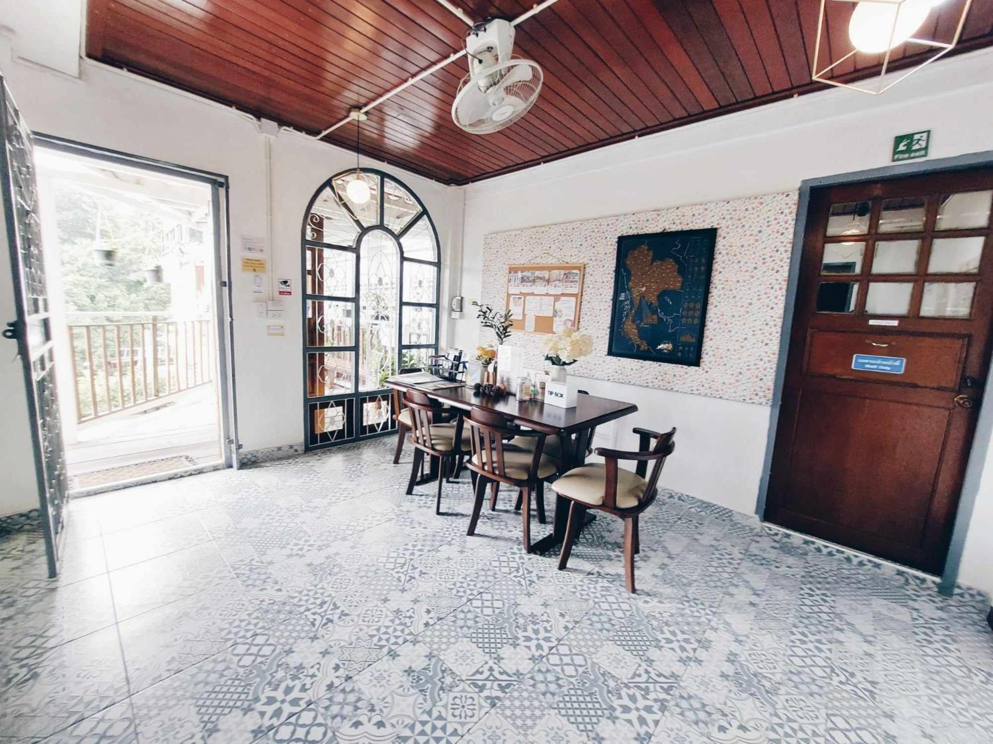Hostel Hello Sunshine Phra Nakhon Si Ayutthaya Zewnętrze zdjęcie