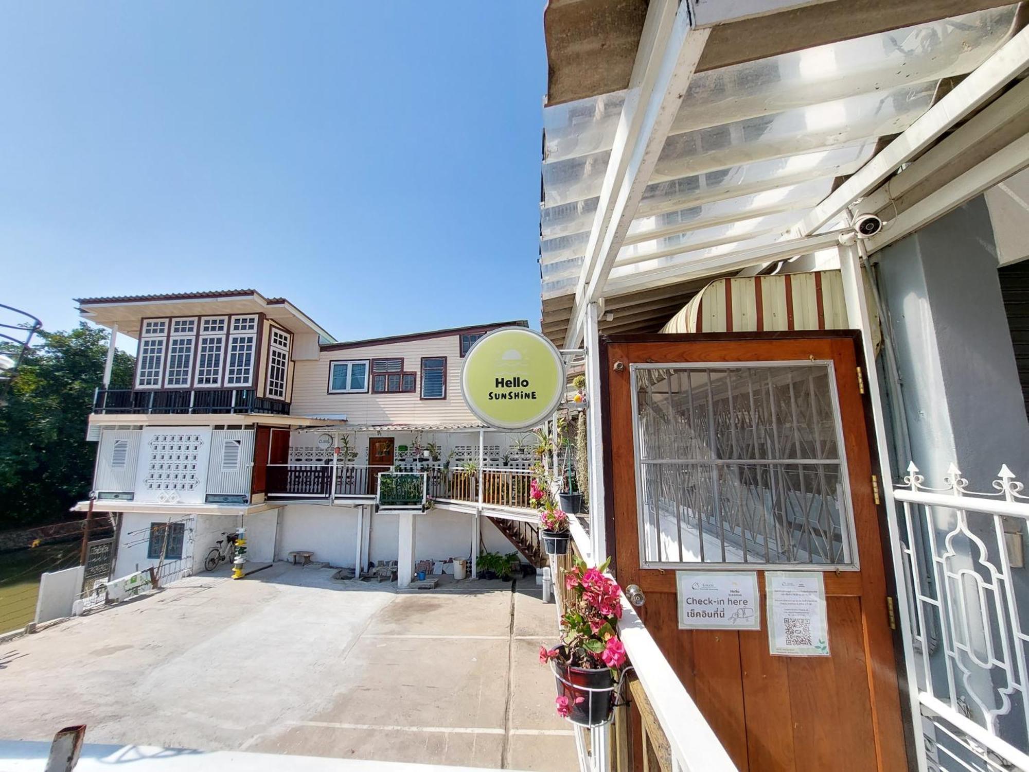 Hostel Hello Sunshine Phra Nakhon Si Ayutthaya Zewnętrze zdjęcie